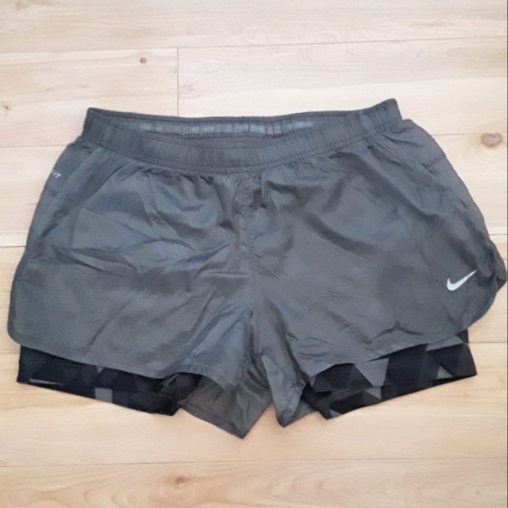 NIKE RUNNING DRI-FIT GRAY SHORT - Picture 3 of 11